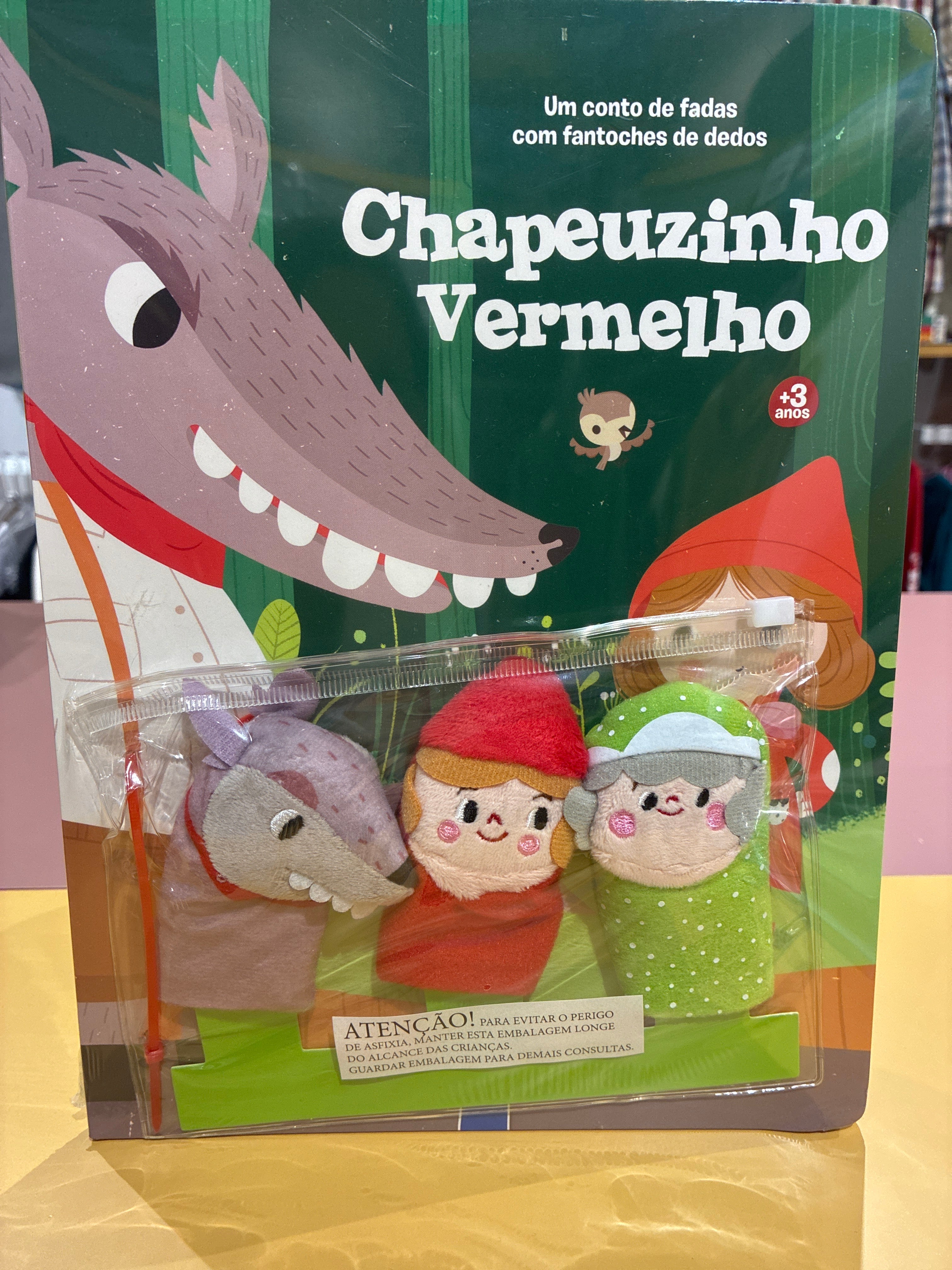 Um conto de fadas com fantoches de dedos