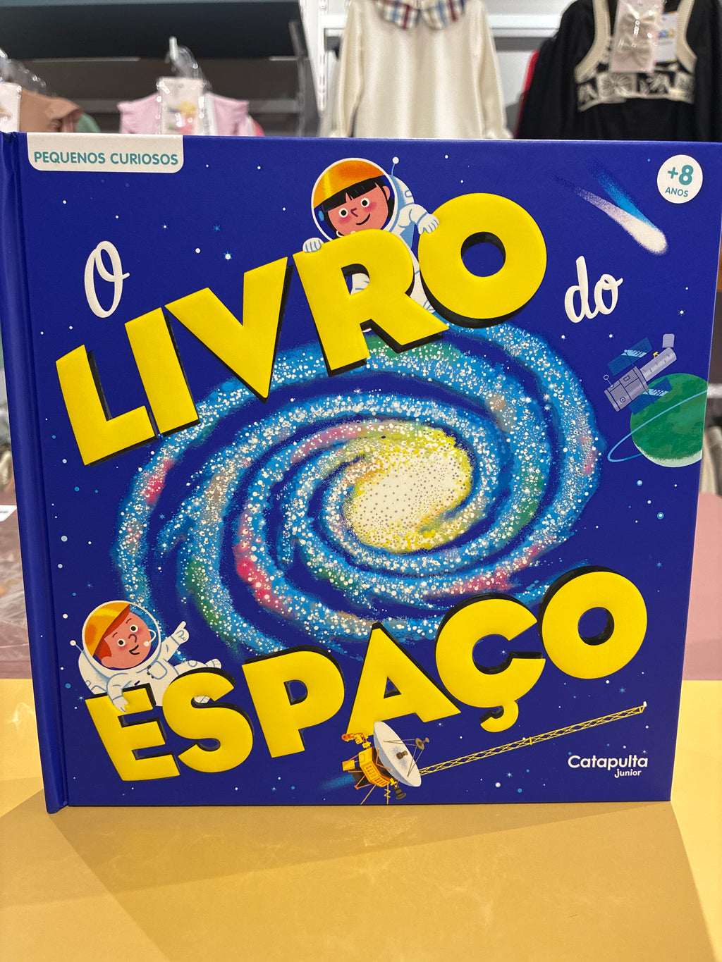 Pequenos Curiosos: O Livro do Espaço