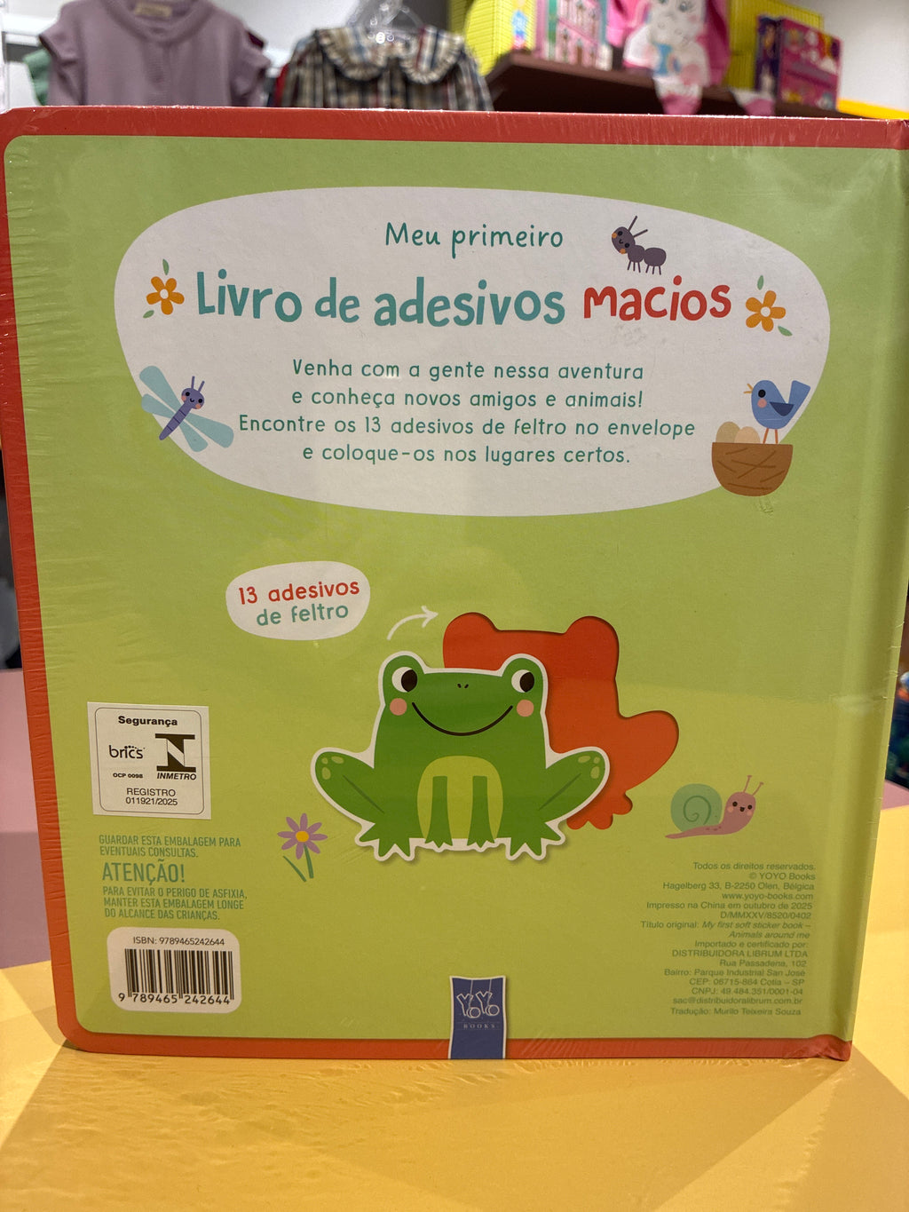 Meu primeiro livro de adesivos macios: Animais ao Meu Redor