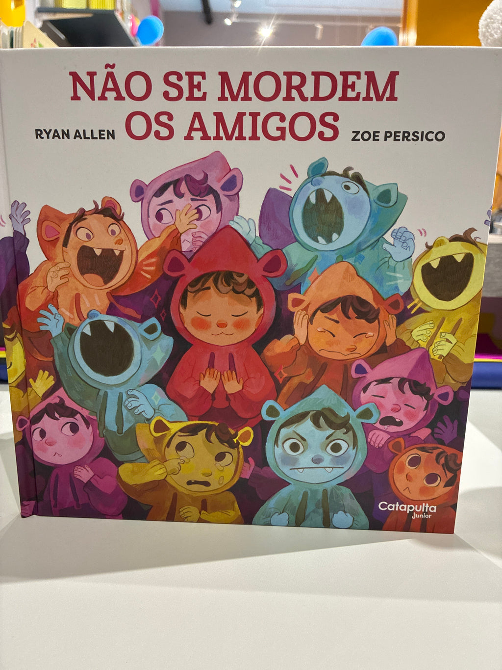 Não se Mordem os Amigos