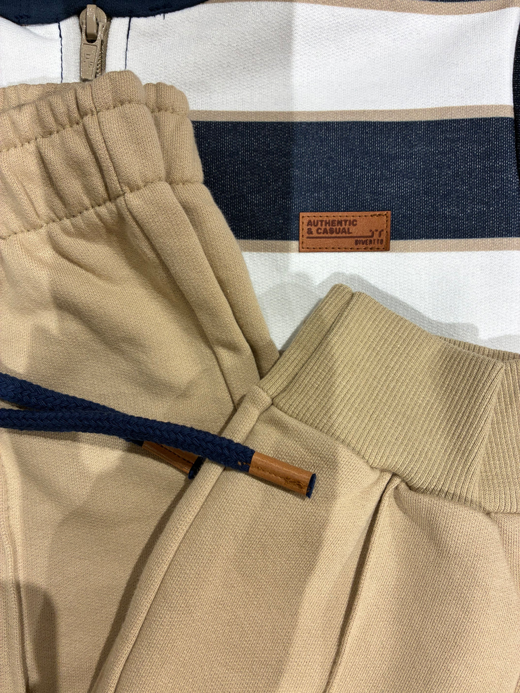 Conjunto Jaqueta e Calça Café/ Marinho Divertto
