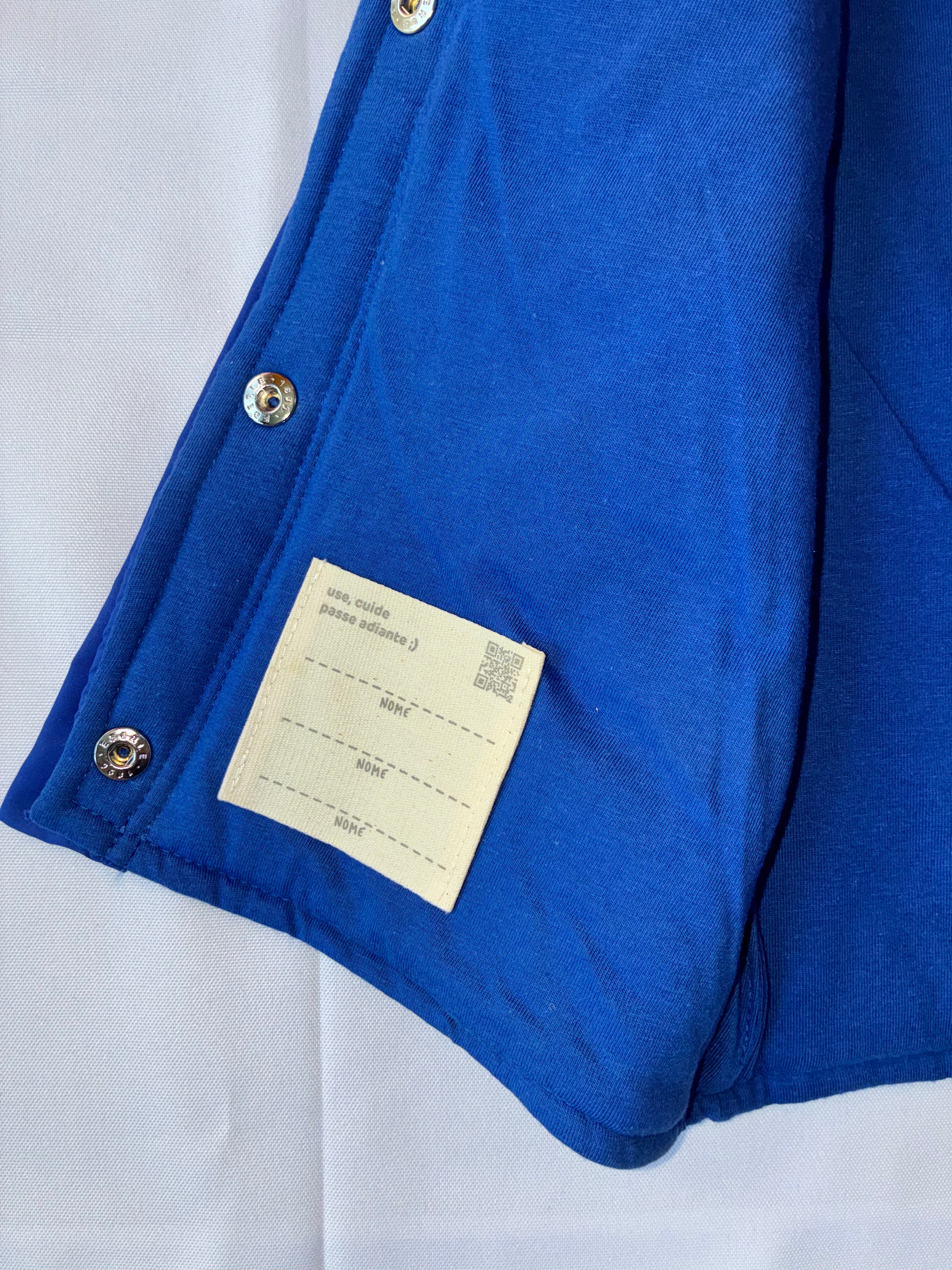 Colete Infantil Minimal Color em Tactel com Capuz Bugbee